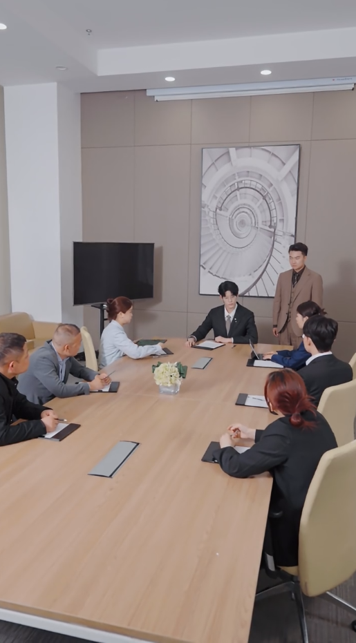 離婚后，哥哥們送我十個男模(全集)